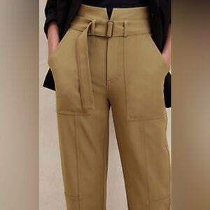 Banana Republic Cargo Pants in Tan